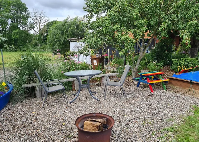 Wunderschoene Mit Terrasse Und Garten By Interhome Apartment